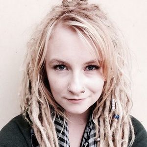 Meet your Posher, Jade